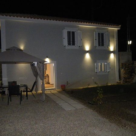 Vikou House Villa Yírion Екстериор снимка