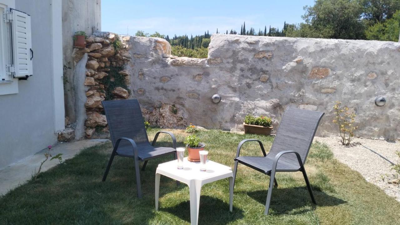 Vikou House Villa Yírion Екстериор снимка