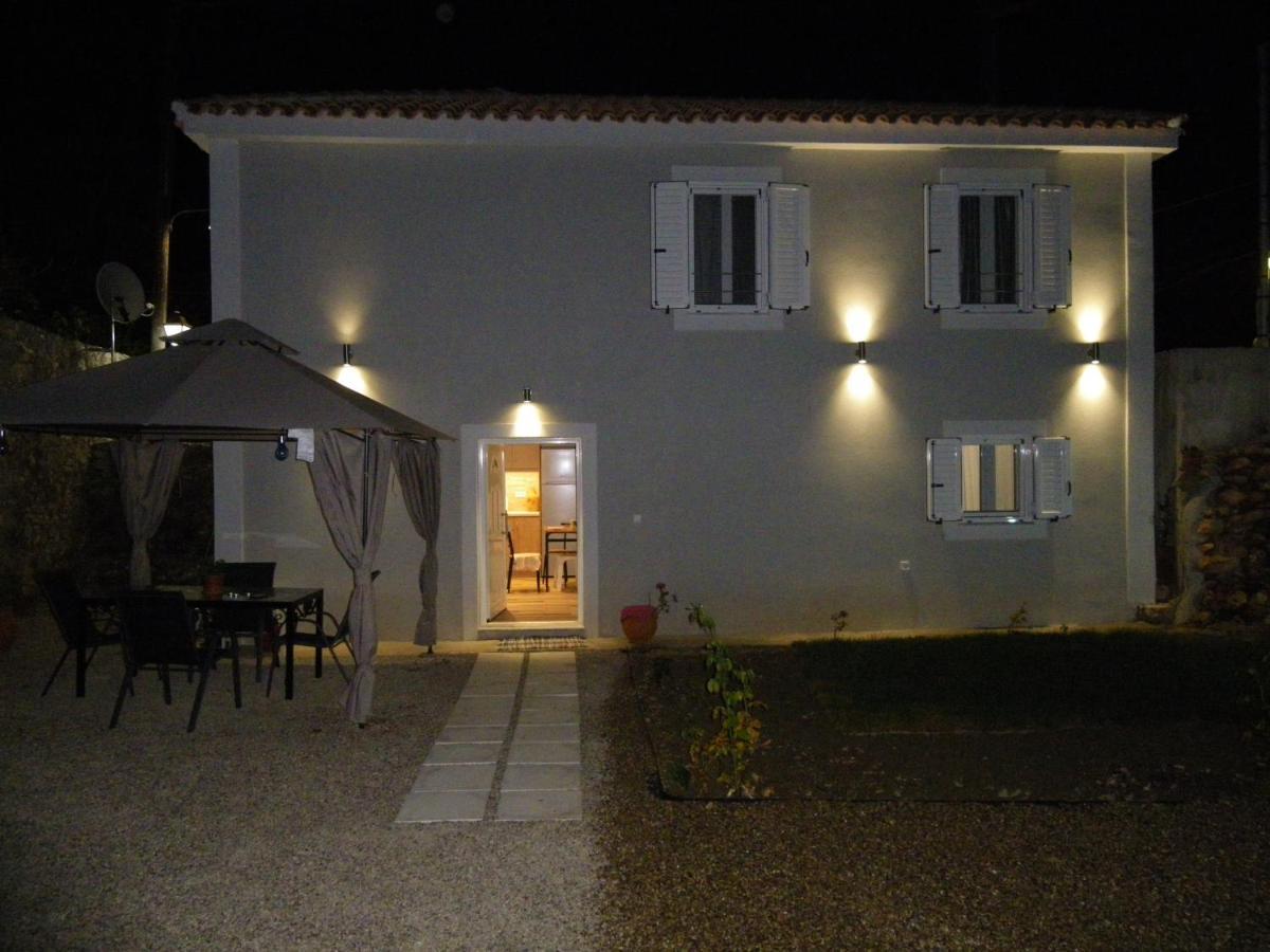 Vikou House Villa Yírion Екстериор снимка