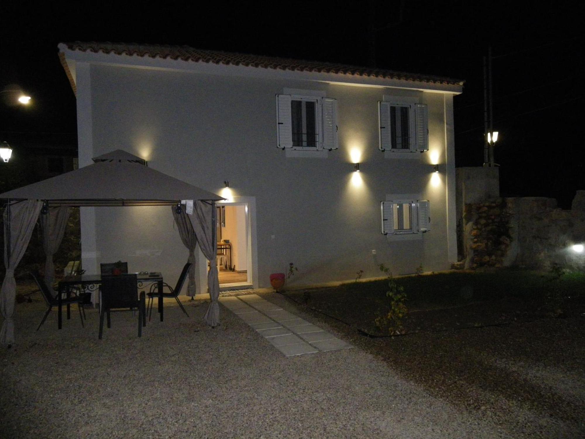 Vikou House Villa Yírion Екстериор снимка