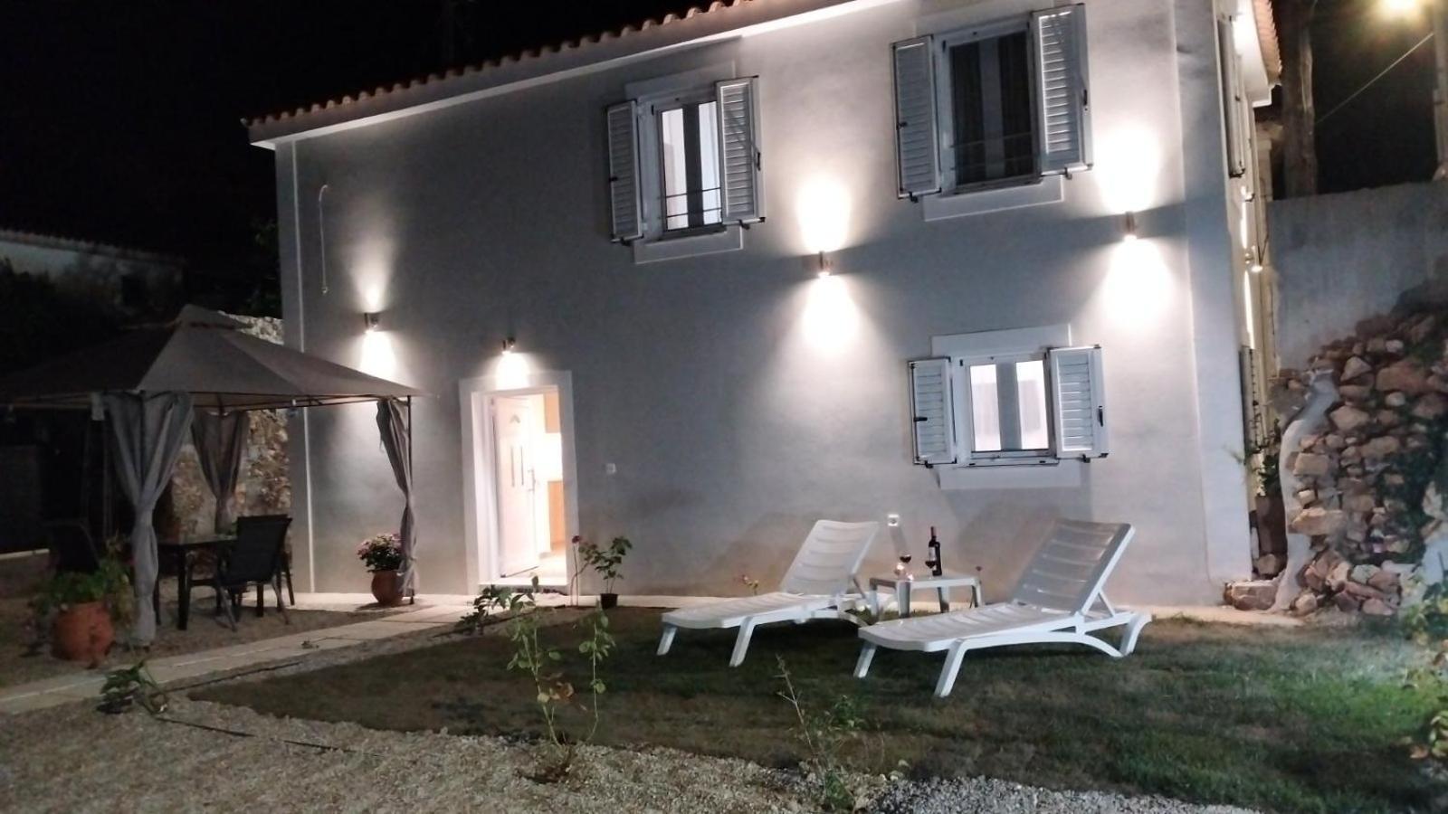Vikou House Villa Yírion Екстериор снимка